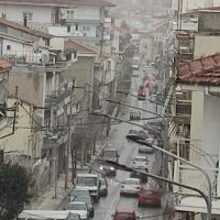 Ξεκίνησε ασθενής χιονόπτωση στην πόλη της Κοζάνης – Δείτε το βίντεο