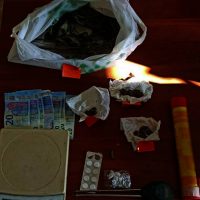 Συνελήφθη 20χρονος στην Πτολεμαΐδα για κατοχή ναρκωτικών ουσιών – Σύλληψη και στα Γρεβενά για κατοχή ναρκωτικών και παράβαση της νομοθεσίας περί όπλων και βεγγαλικών