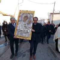 Σιάτιστα: Η Ενορία του Αγίου Νικολάου υποδέχτηκε την Εικόνα της Παναγίας Μικροκάστρου