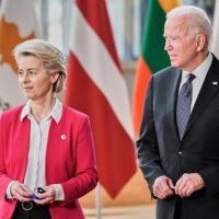 Η Δύση στη δύση της – Γράφει ο Μιχάλης Ραμπίδης