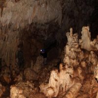 Το Σπήλαιο της Εράτυρας, με σταλακτίτες και σταλαγμίτες – Του Γιώργου Κ. Βάρκα