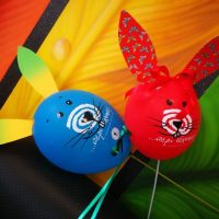 Zωγραφίζουν το μεγαλύτερο πασχαλινό αυγό της Ελλάδας στην κεντρική πλατεία Πτολεμαΐδας