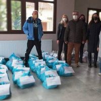 Διανομή δεμάτων αγάπης και αλληλεγγύης σε πολίτες ευπαθών κοινωνικών ομάδων από το Δήμο Εορδαίας