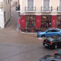 Βίντεο: Με αισθητή πτώση της θερμοκρασίας και βροχή συνεχίζεται η κακοκαιρία στην ΠΕ Κοζάνης – Πλημμύρησαν δρόμοι και υπόγεια στη Σιάτιστα