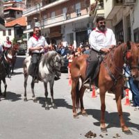 Δεκαπενταύγουστος 2022 στη Σιάτιστα: Η εντυπωσιακή παρέλαση των καβαλάρηδων – Δείτε φωτογραφίες
