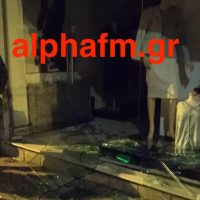 Καστοριά : Άγριος καυγάς στον πεζόδρομο – Καταστροφές σε βιτρίνες μαγαζιών – Δείτε φωτογραφίες