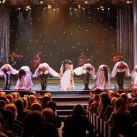 Πώς θα πάρετε δωρεάν θεατρικά εισιτήρια με ένα κλικ, οι δικαιούχοι της ΔΥΠΑ