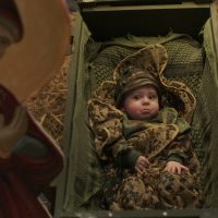 Ένα μωρό στον στρατό : Η νέα ταινία του Κοζανίτη Γιώργου Κορδέλα βγαίνει στους κινηματογράφους στις 22 Δεκεμβρίου