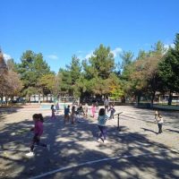 Όμιλος Αντισφαίρισης Πτολεμαϊδας  : Σήμερα παίξαμε τένις με τους μαθητές του 8 του Δημοτικού Σχολείου