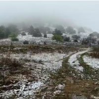 Συνεχίζεται η ασθενής χιονόπτωση στην Κοζάνη το πρωί της Δευτέρας 28 Νοεμβρίου – Δείτε βίντεο