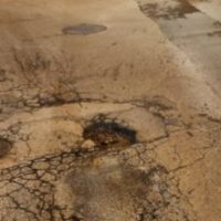 Διαμαρτυρία αναγνώστη για λακούβα στην οδό Γκέρτσου : “Έλεος με αυτή τη πόλη”