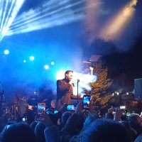 Μαγική η χριστουγεννιάτικη ατμόσφαιρα στην κατάμεστη κεντρική πλατεία της Πτολεμαΐδας (φωτογραφίες-βίντεο)