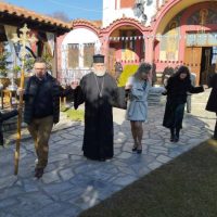 Ο κυκλικός παραδοσιακός χορός των Θεοφανείων 2023 στον Άγιο Διονύσιο εν Ολύμπω στο Βελβεντό του Παπαδάσκαλου Κωνσταντίνου Ι. Κώστα