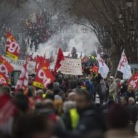 Διεθνής Τύπος: Μεγάλη κινητοποίηση στη Γαλλία ενάντια στη συνταξιοδοτική μεταρρύθμιση
