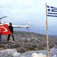 Ίμια 27 χρόνια μετά: Η δύσκολη νύχτα της 31 Ιανουαρίου 1996- Η ηρεμία πριν την καταιγίδα και η Ελληνική σημαία στα Ίμια