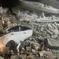 Σεισμός στην Τουρκία: Εκατοντάδες νεκροί, οι περισσότεροι στην Συρία – Φόβοι ότι θα ξεπεράσουν τους 1.000