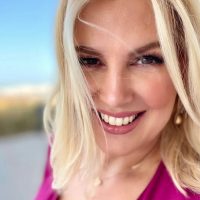 Οι 71 γυναίκες που μπαίνουν στη νέα πεντακομματική Βουλή – Περισσότερες από το 2019, ποιες είναι