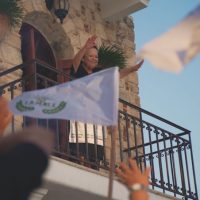 «Οι Κρητικές Γιαγιάδες κατεβάζουν κόμμα! Το Καλοκαίρι Στο Νότο ξαναχτυπά!» – Δείτε το βίντεο που έγινε viral