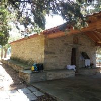 Στην κορυφή του λόφου πάνω από το ‘’Σκεπασμένο’’ Βελβεντού γιόρτασε το παραδοσιακό Εξωκλήσι της Αγίας Κυριακής-Του Παπαδάσκαλου Κωνσταντίνου Ι. Κώστα