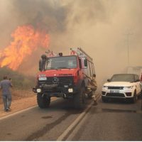 Συνεχίζεται η μάχη με τις φλόγες σε Δυτική Αττική, Λουτράκι και Ρόδο