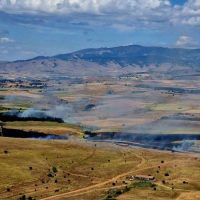 Υπο μερικό έλεγχο έχει τεθεί η φωτιά στη Φλώρινα – Παραμένουν οι Πυροσβεστικές δυνάμεις στο σημείο-Δείτε φωτογραφίες