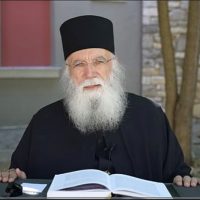 Ο Γέροντας Νεκτάριος Μουλατσιώτης εξηγεί τι δεν τρώμε τον Δεκαπενταύγουστο – Δείτε το βίντεο