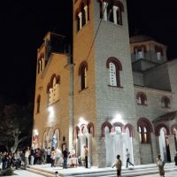 Πλήθος πιστών στον πανηγυρικό Εσπερινό στον Άγιο Νικάνορα Κοζάνης – Δείτε φωτογραφίες