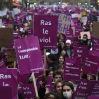 Γαλλία: Σε κρίσιμη κατάσταση 29χρονη που βιάστηκε από 19χρονο – Ο δράστης κατηγορείται και για κακοποίηση της αδερφής του