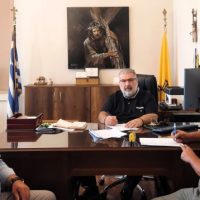 Την σύμβαση για τις εργασίες κατασκευής τοιχίου αντιστήριξης στην Κοινότητα Αναρράχης, υπέγραψε σήμερα το πρωί ο Δήμαρχος Εορδαίας