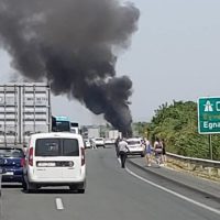 Θεσσαλονίκη: Φωτιά σε εν κινήσει νταλίκα στην Εγνατία Οδό – Ισχυρή κινητοποίηση της Πυροσβεστικής