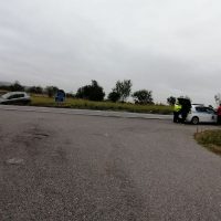 Τροχαίο ατύχημα: Εκτροπή δυο οχημάτων στο ύψος του αεροδρομίου Κοζάνης  – Μεγάλη προσοχή στους οδηγούς, αυξημένη ολισθηρότητα στο οδόστρωμα – Δείτε φωτογραφίες