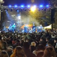 Με Χριστουγεννιάτικες μελωδίες, μπαλέτο και τη συναυλία της Ρίας Ελληνίδου το άναμμα του Χριστουγεννιάτικου Δέντρου στην Πτολεμαΐδα – Δείτε φωτογραφίες & βίντεο