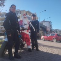 Άκρως εορταστικό κλίμα στην Κοζάνη παραμονή Χριστουγέννων – Το αδιαχώρητο από κόσμο στο κέντρο – Κυκλοφοριακές ρυθμίσεις της Τροχαίας