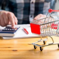 Πώς θα μειωθούν οι τιμές σε 1.500 προϊόντα – Τι πρόκειται ν’ αλλάξει στα ράφια των σούπερ μάρκετ