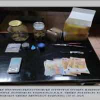 Συνελήφθη ανήλικος για διακίνηση ναρκωτικών ουσιών και για παράβαση της νομοθεσίας περί όπλων και εθνικού τελωνειακού κώδικα στην Πτολεμαΐδα