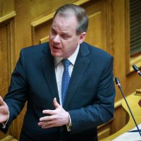 Κ. Καραμανλής στη Βουλή: ‘Δεν κρύβομαι, δεν κρύφτηκα και δεν θα κρυφτώ πίσω από καμία βουλευτική ασυλία’