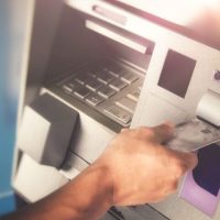 Τράπεζες: Ποιες μέρες δεν θα εκτελούνται συναλλαγές μέσα στο Πάσχα – Τι θα γίνει με μισθοδοσίες & το δώρο Πάσχα