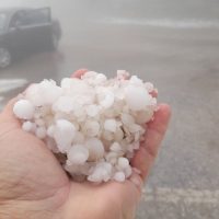 Χαλάζι: Πώς εξηγείται η σφοδρή χαλαζόπτωση μέσα στο καλοκαίρι – «Άσπρισαν» χωριά σε Τρίκαλα, Φθιώτιδα