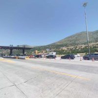 Αυξημένη κίνηση στα διόδια Πολυμύλου Κοζάνης- Η επιστροφή των εκδρομέων του 3μερου – Δείτε φωτογραφίες & βίντεο