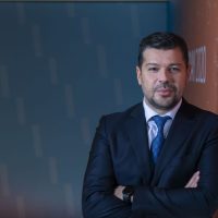 Ισχυρά αποτελέσματα με προσαρμοσμένο EBITDA στα  €927 εκατ. για το α΄εξάμηνο 2024 αυξημένο κατά 57%