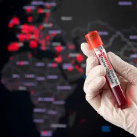 Μετάδοση, συμπτώματα, εμβολιασμοί – Όσα πρέπει να ξέρετε για την ευλογιά των πιθήκων