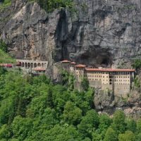 Παναγιά Σουμελά – Τουρκία: Γιατί δε δόθηκε για λειτουργία ανήμερα του δεκαπενταύγουστου