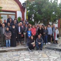 Στον Άγιο Διονύσιο Βελβεντού, μετέχων στη Θεία Λειτουργία, ο δραστήριος και δημιουργικός ‘’Πολιτιστικός και Λαογραφικός Σύλλογος-Φανός ‘’Η Κόζιανη’’