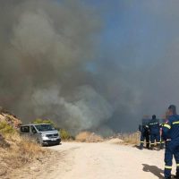Ενίσχυση Πυροσβεστικών δυνάμεων από τη Δυτική Μακεδονία στα πύρινα μέτωπα της Κορίνθου – Δείτε φωτογραφίες του KOZANILIFE.GR από την “πύρινη λαίλαπα” & το καμένο όχημα της Π.Υ
