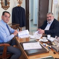 Υπογραφή σύμβασης παραχώρησης 47 στρεμμάτων του πρώην στρατοπέδου ΦΟΥΦΑ στον Δήμο Εορδαίας για την ανέγερση Δημοτικού Σταδίου