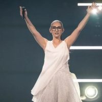 Eurovision 2025: Η ανατριχιαστική ερμηνεία της Κλαυδίας στον τελικό – “Ύμνος”, γράφουν για την Αστερομάτα