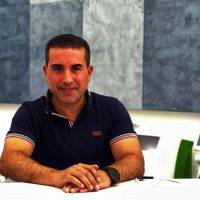 Χάρης Κάτανας: Όλα όσα θα πρέπει να ξέρετε για τα ακουστικά βαρηκοΐας – Δείτε το βίντεο