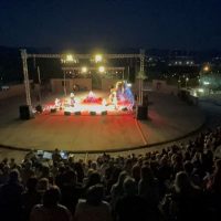 Μια συναυλία για τους Λαμπηδόνες από τους Λαμπηδόνες με την Ευανθία Ρεμπούτσικα – Δείτε το βίντεο