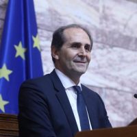 Απόστολος Βεσυρόπουλος: Κατέρρευσε στη Χαλκιδική – Άφησε την τελευταία του πνοή στο «Παπαγεωργίου»