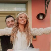 «Οι Ρωμαίοι και η Συμέλα»: Το νέο τραγούδι του Κώστα Αγέρη με πρωταγωνίστρια τη Μελίνα Ασλανίδου και κορυφαίες φωνές της παράδοσης – Δείτε το βίντεο